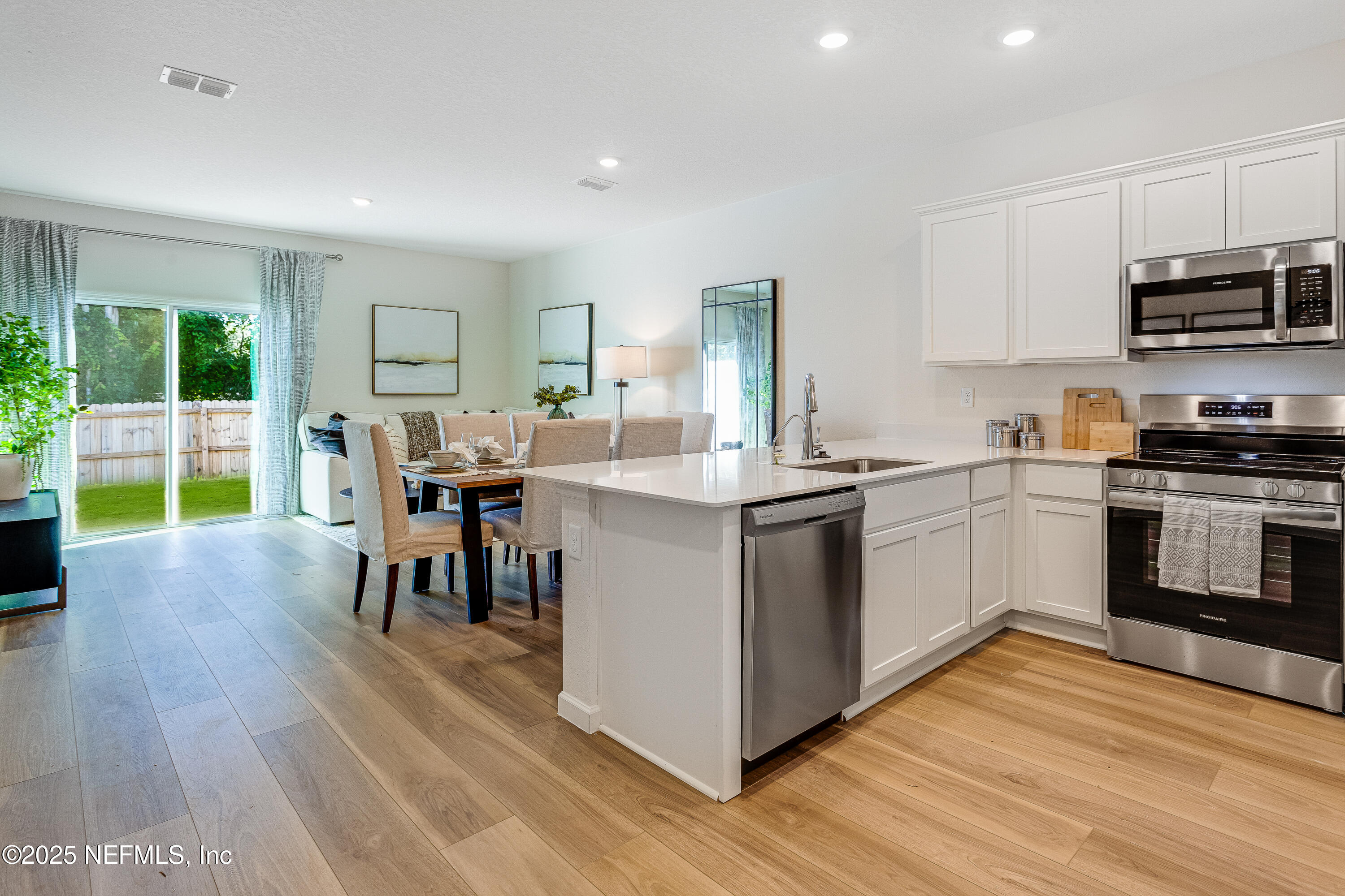 551 HOLLY LAKES Drive