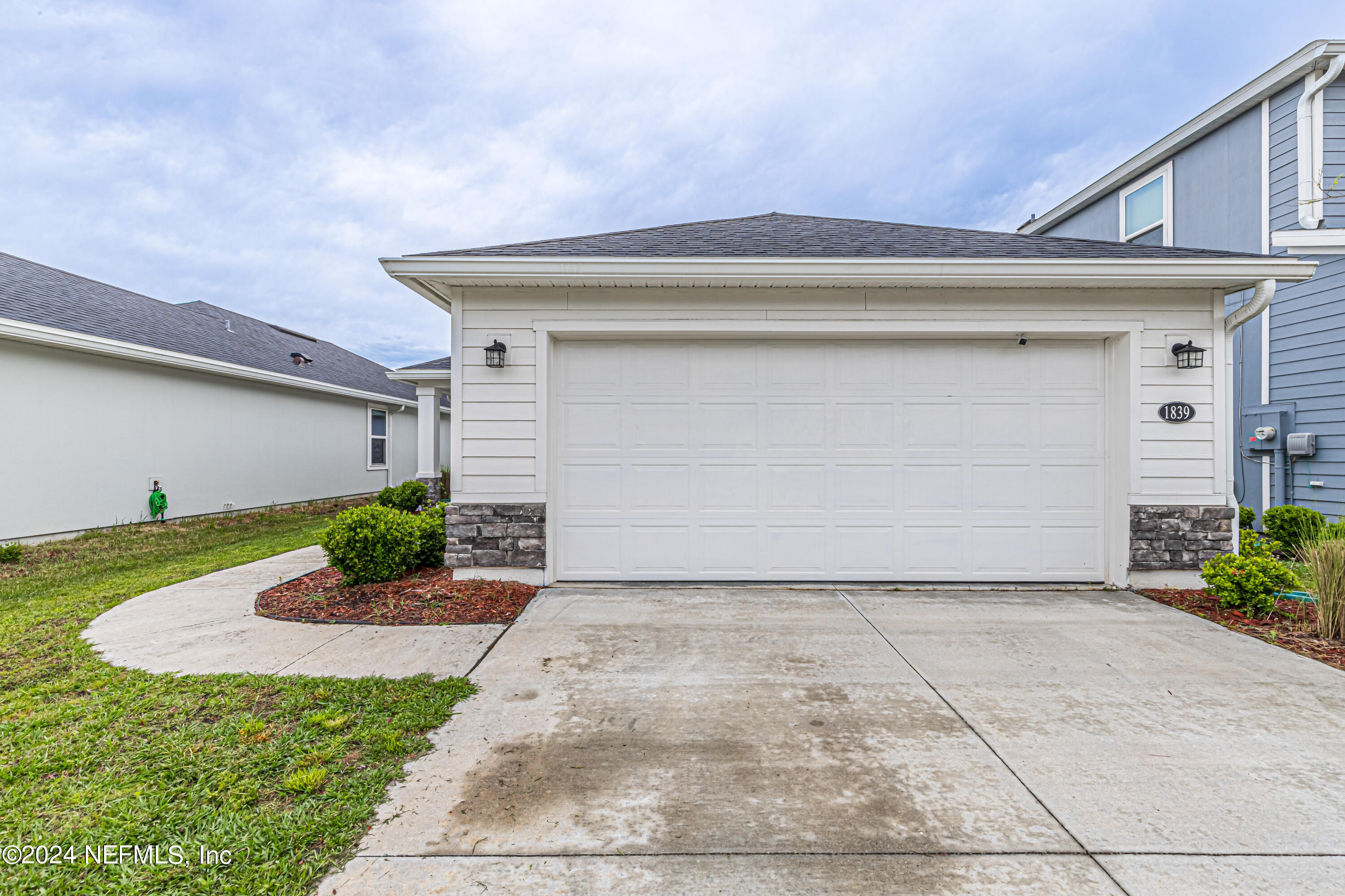 Jacksonville, FL home for sale located at 1839 MAXINE BR Way, Jacksonville, FL 32218