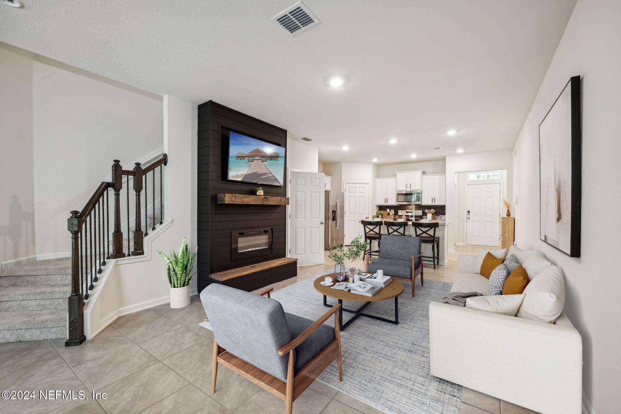 611 COASTLINE Way