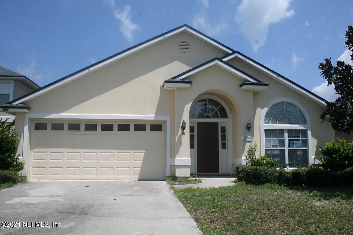 St Augustine, FL home for sale located at 928 Silver Spring Court, St Augustine, FL 32092