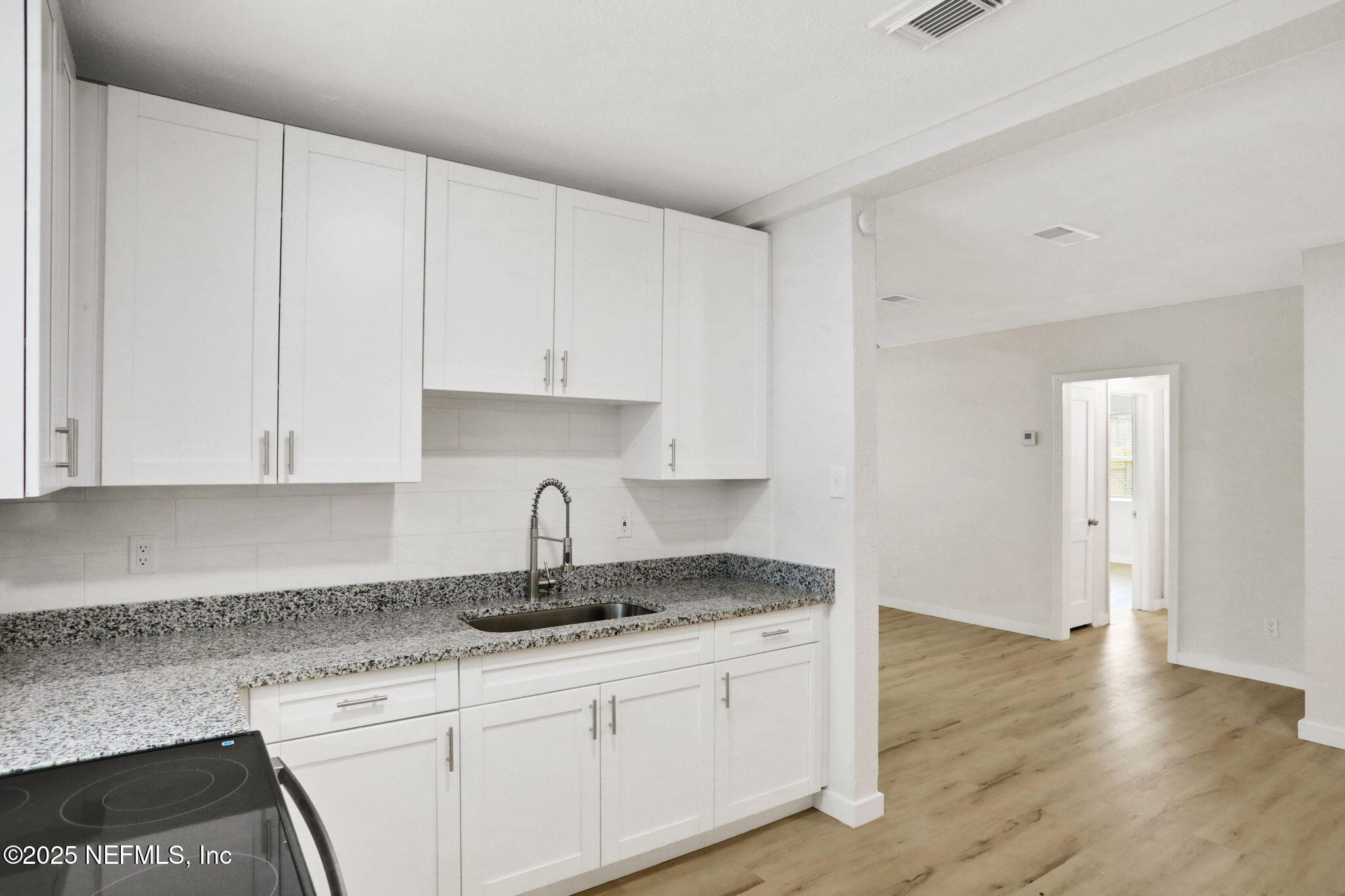 2935 W 10TH Street