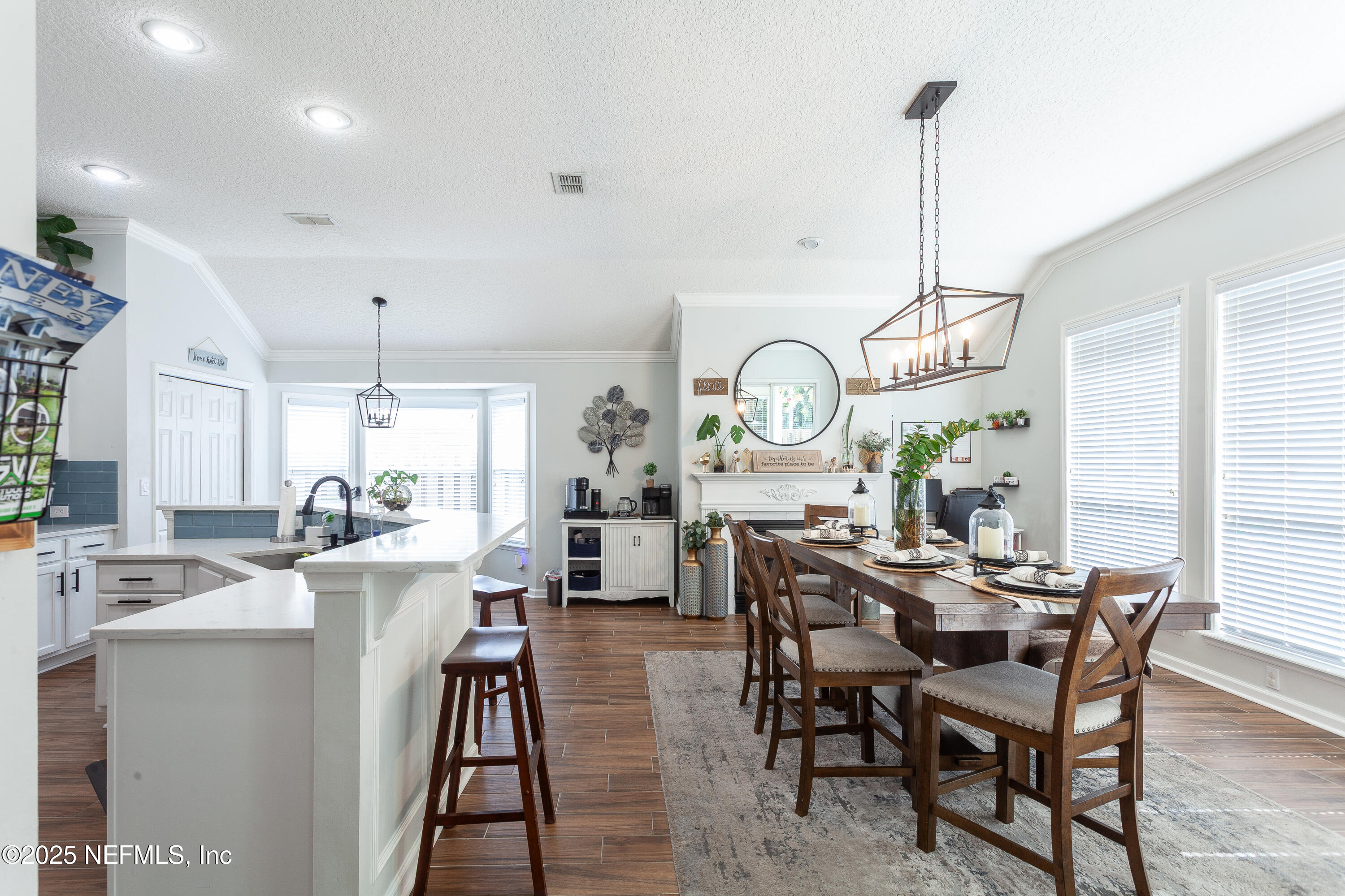 7677 CROSSTREE Lane