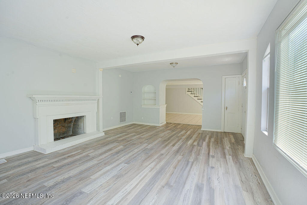 2233 SCHUMACHER Avenue