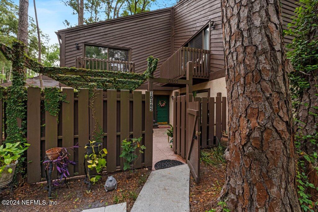 Jacksonville, FL home for sale located at 10365 Big Tree Lane, Jacksonville, FL 32257
