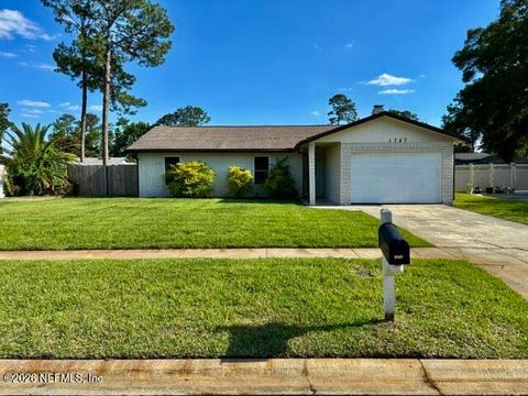 Photo of 1747 PAPAYA Drive N, Orange Park, FL 32073 (MLS # 2145675)