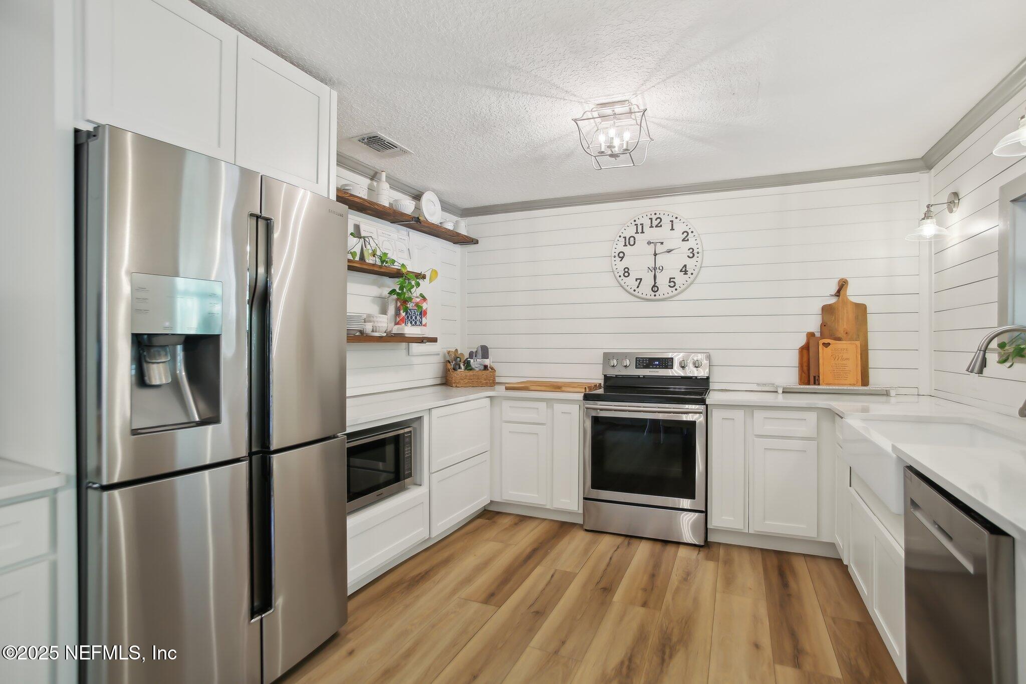 4068 SCENIC Drive
