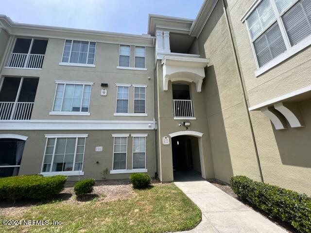 Jacksonville, FL home for sale located at 8290 Gate Parkway W Unit 914, Jacksonville, FL 32216