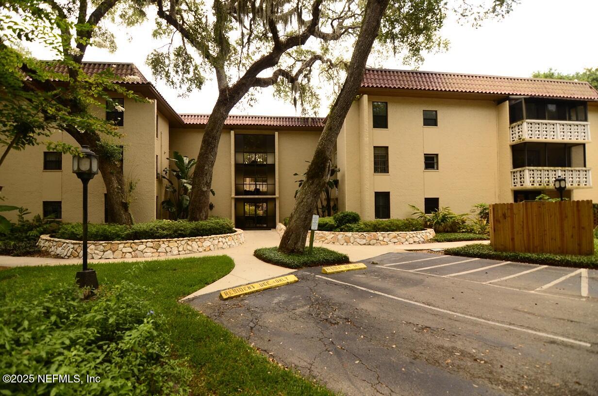1810 SEVILLA Boulevard 202