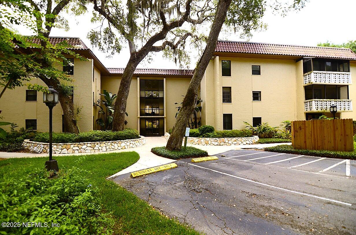 1810 SEVILLA Boulevard 202