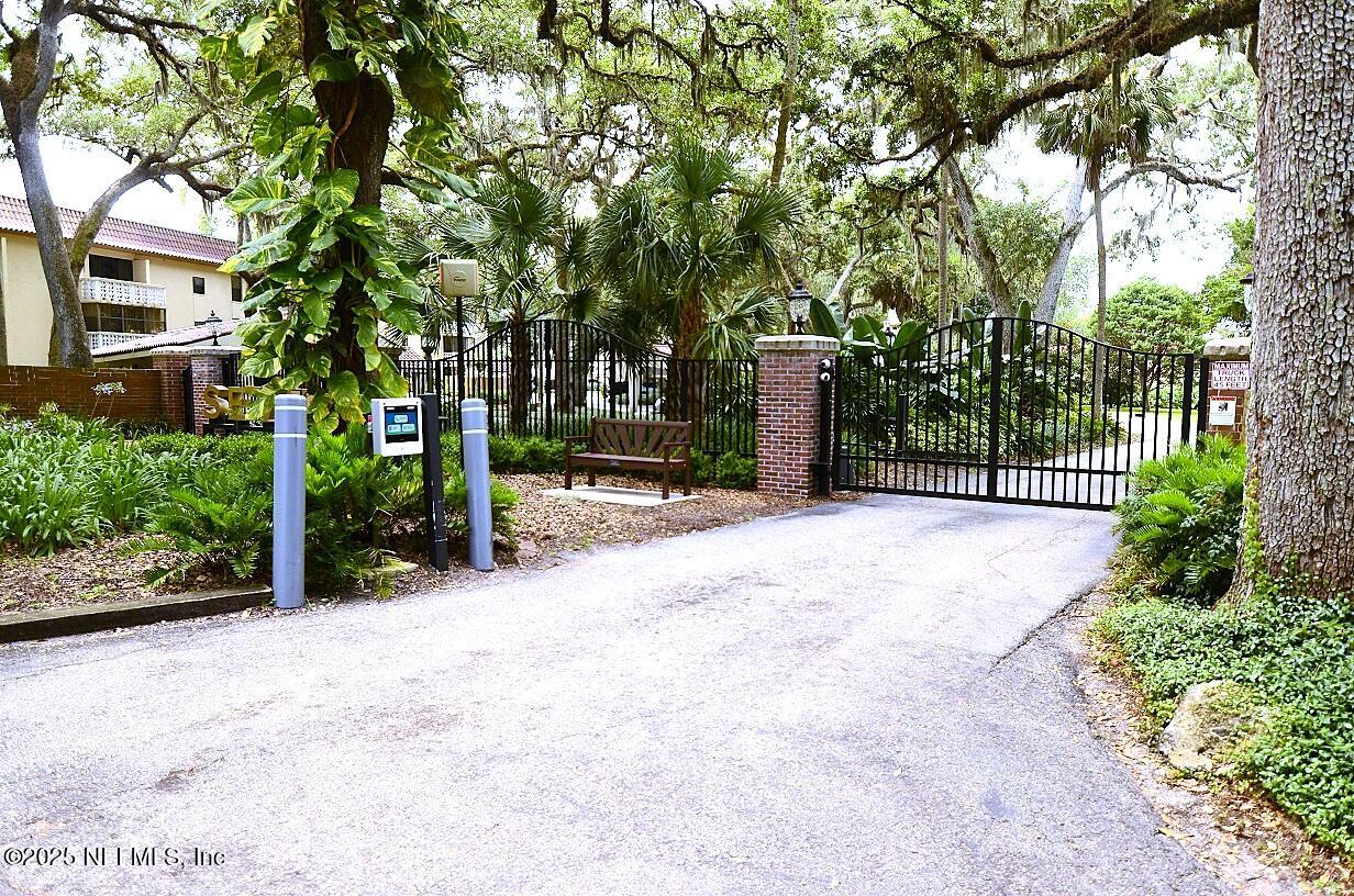 1810 SEVILLA Boulevard 202