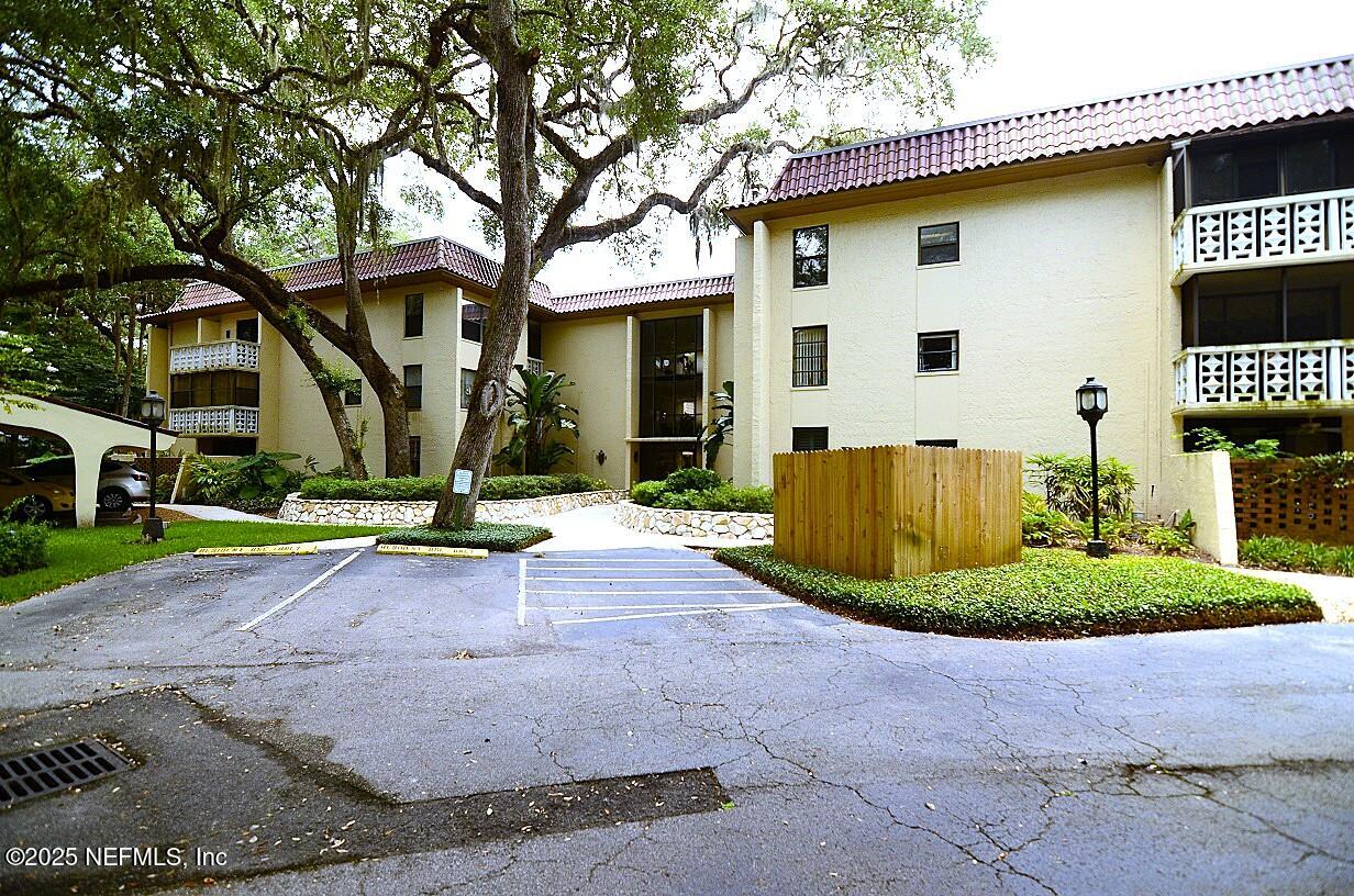 1810 SEVILLA Boulevard 202