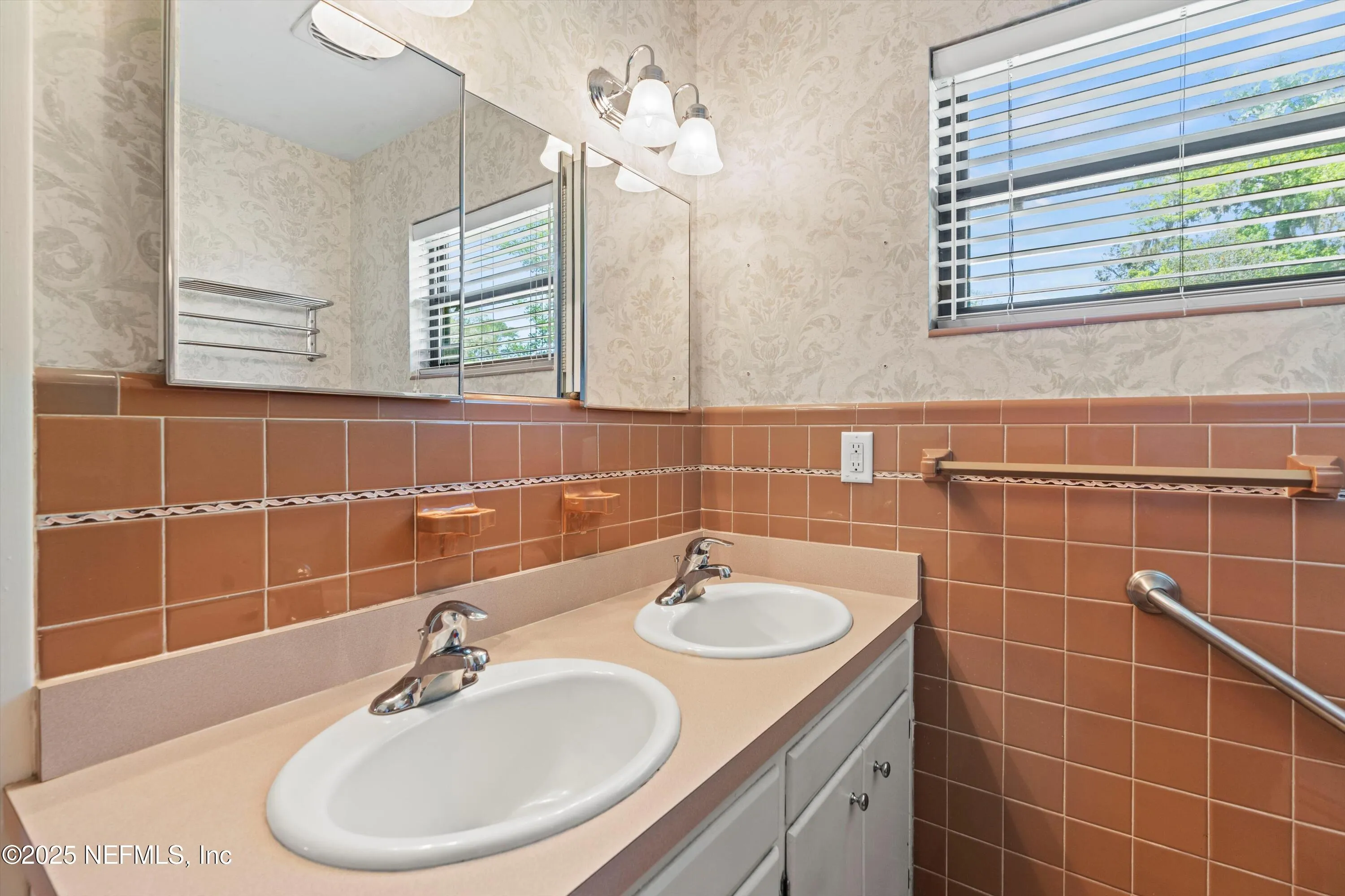 Jacksonville, Florida 32217, United States, 3 Bedrooms Bedrooms, ,3 BathroomsBathrooms,Residential,Active,100943