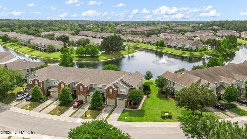 6946 ROUNDLEAF Drive