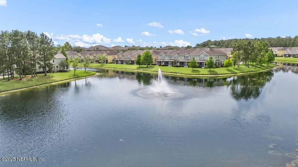 6946 ROUNDLEAF Drive