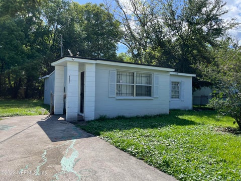 Photo of 5823 IRIS Boulevard, Jacksonville, FL 32209 (MLS # 2162973)