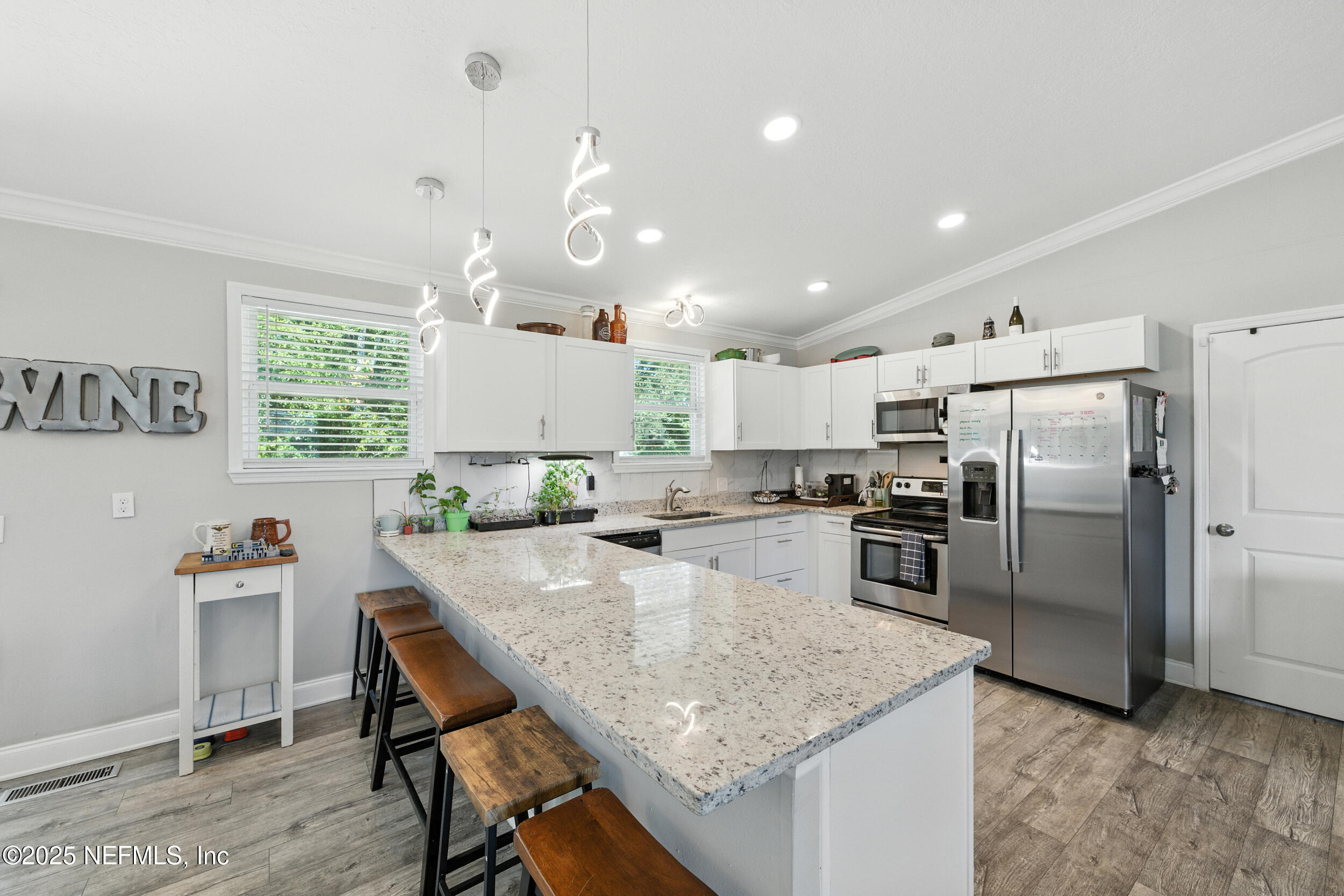 706 ESTATES COVE Road