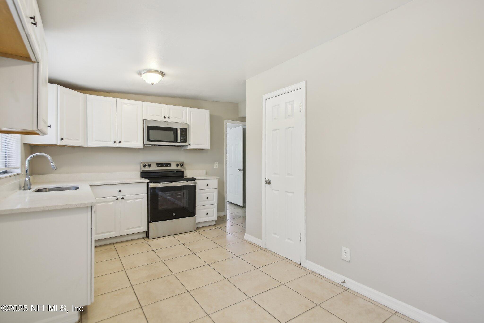 7705 LAUDERDALE Drive N