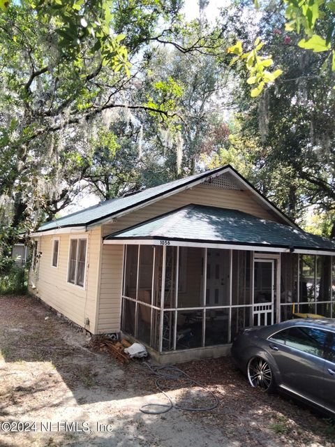 Single Family Residence in Jacksonville FL 1056 ALDERSIDE Street.jpg