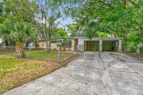 Photo of 1640 CHATEAU Drive, Jacksonville, FL 32221 (MLS # 2148823)