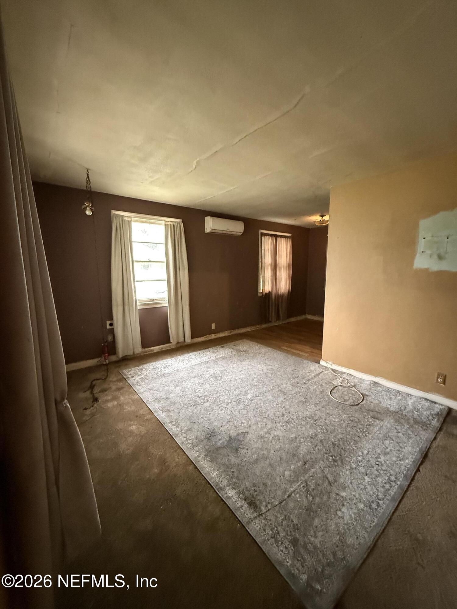 1037 WESTBROOK Circle W