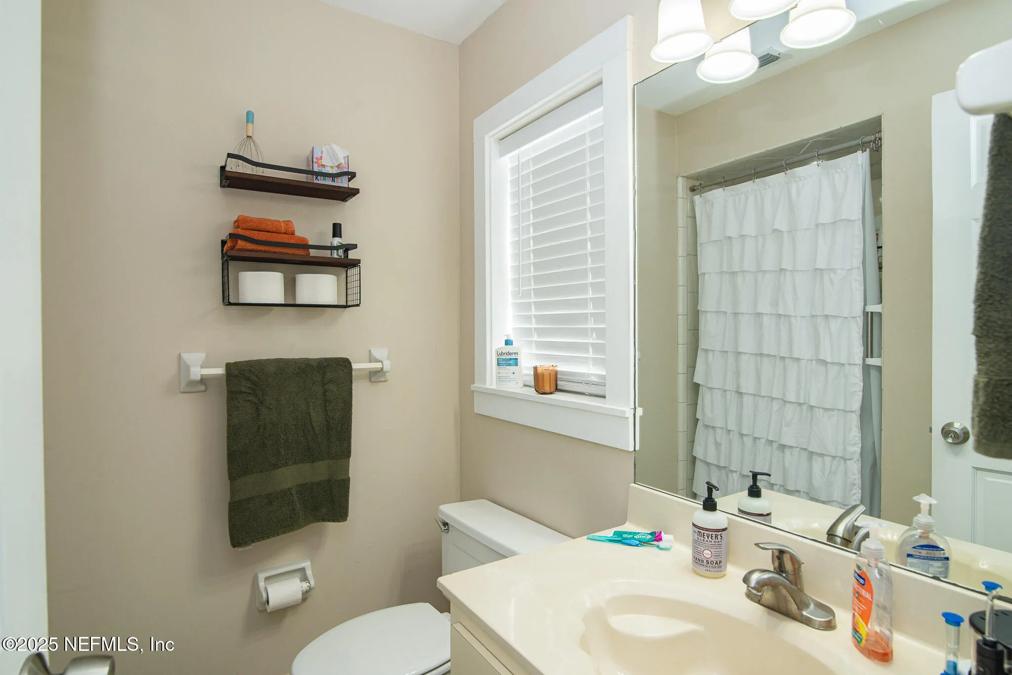 Jacksonville Beach, Florida 32250, United States, 4 Bedrooms Bedrooms, ,4 BathroomsBathrooms,Residential,Active,90609