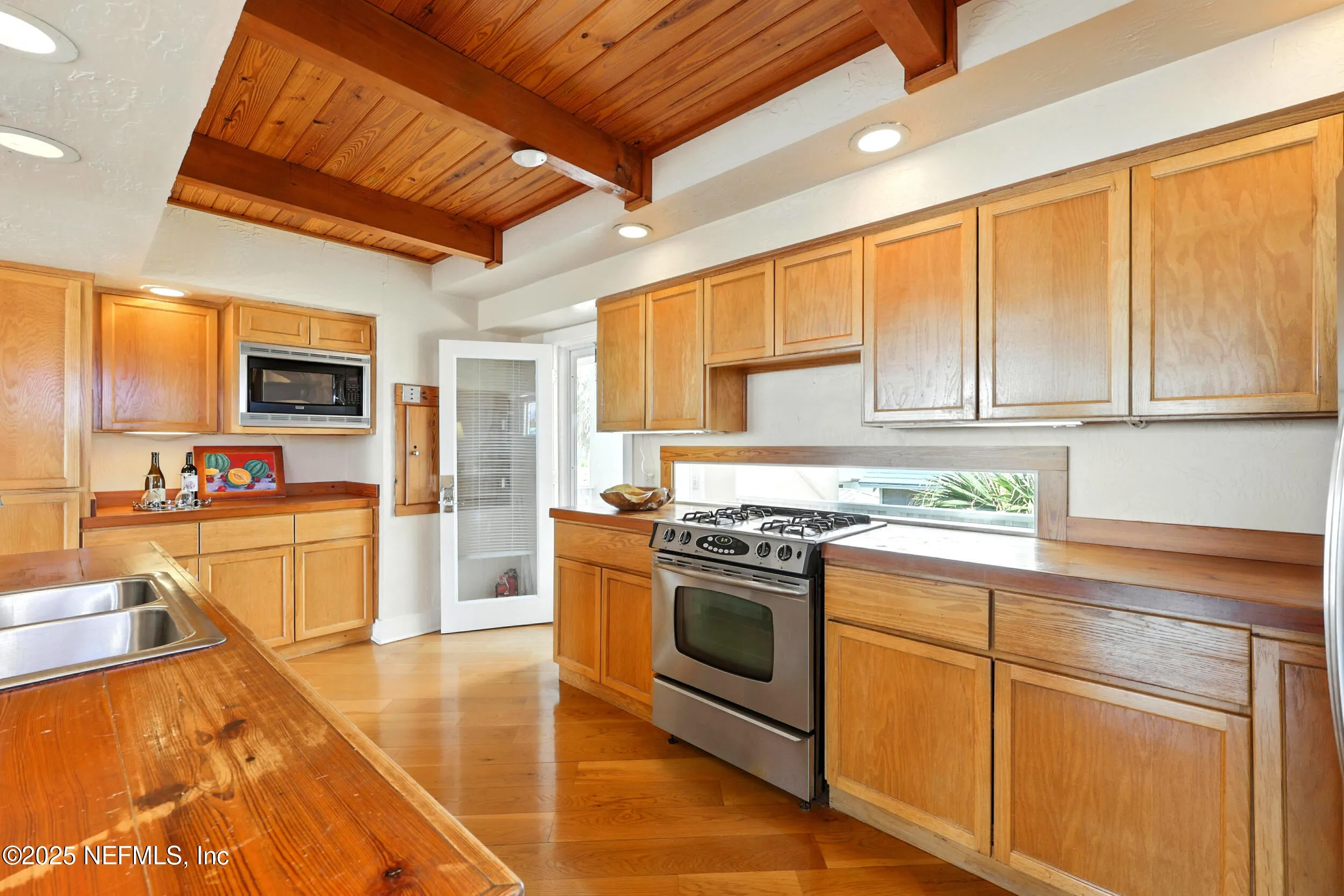 Jacksonville Beach, Florida 32250, United States, 4 Bedrooms Bedrooms, ,4 BathroomsBathrooms,Residential,Active,90609