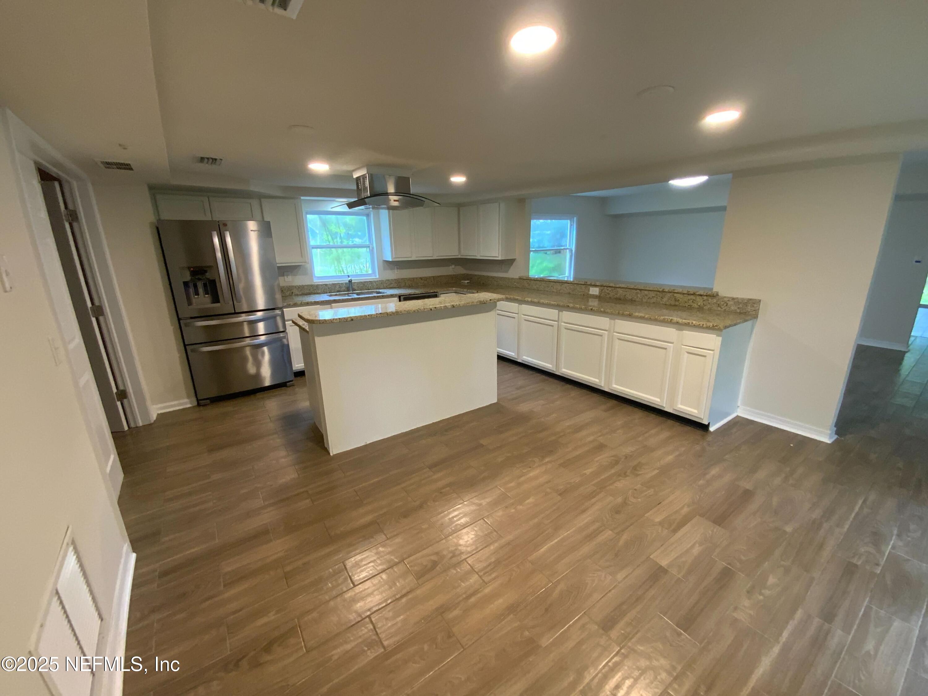 3202 TIGER HOLE Road