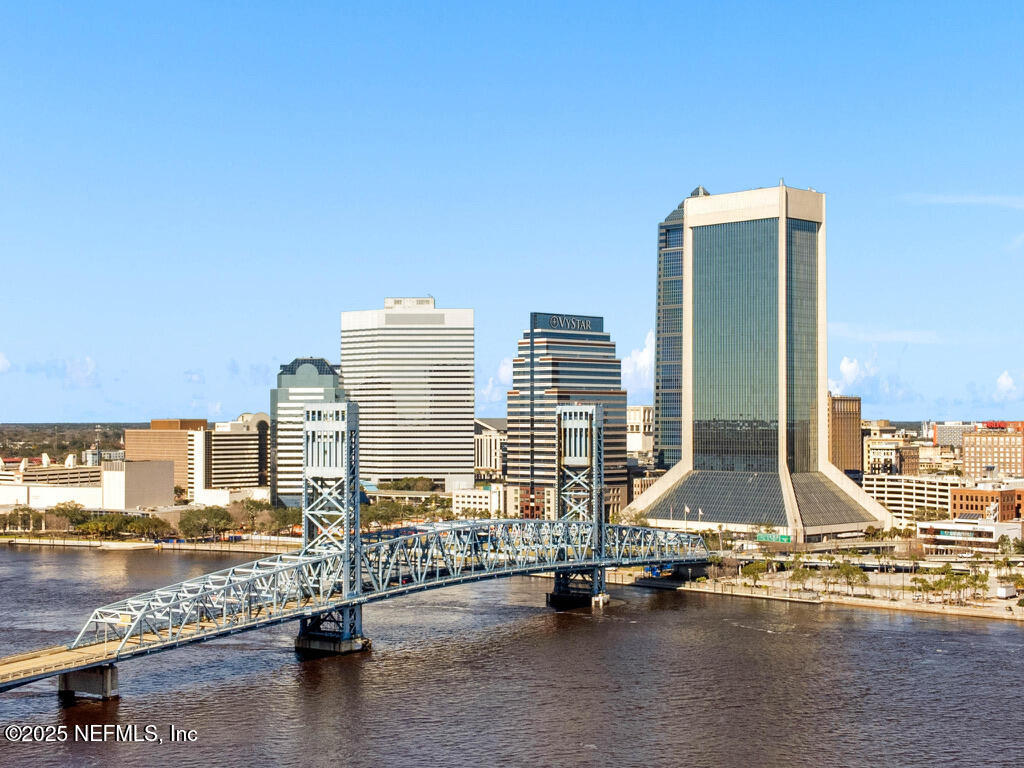 1431 RIVERPLACE Boulevard 2307