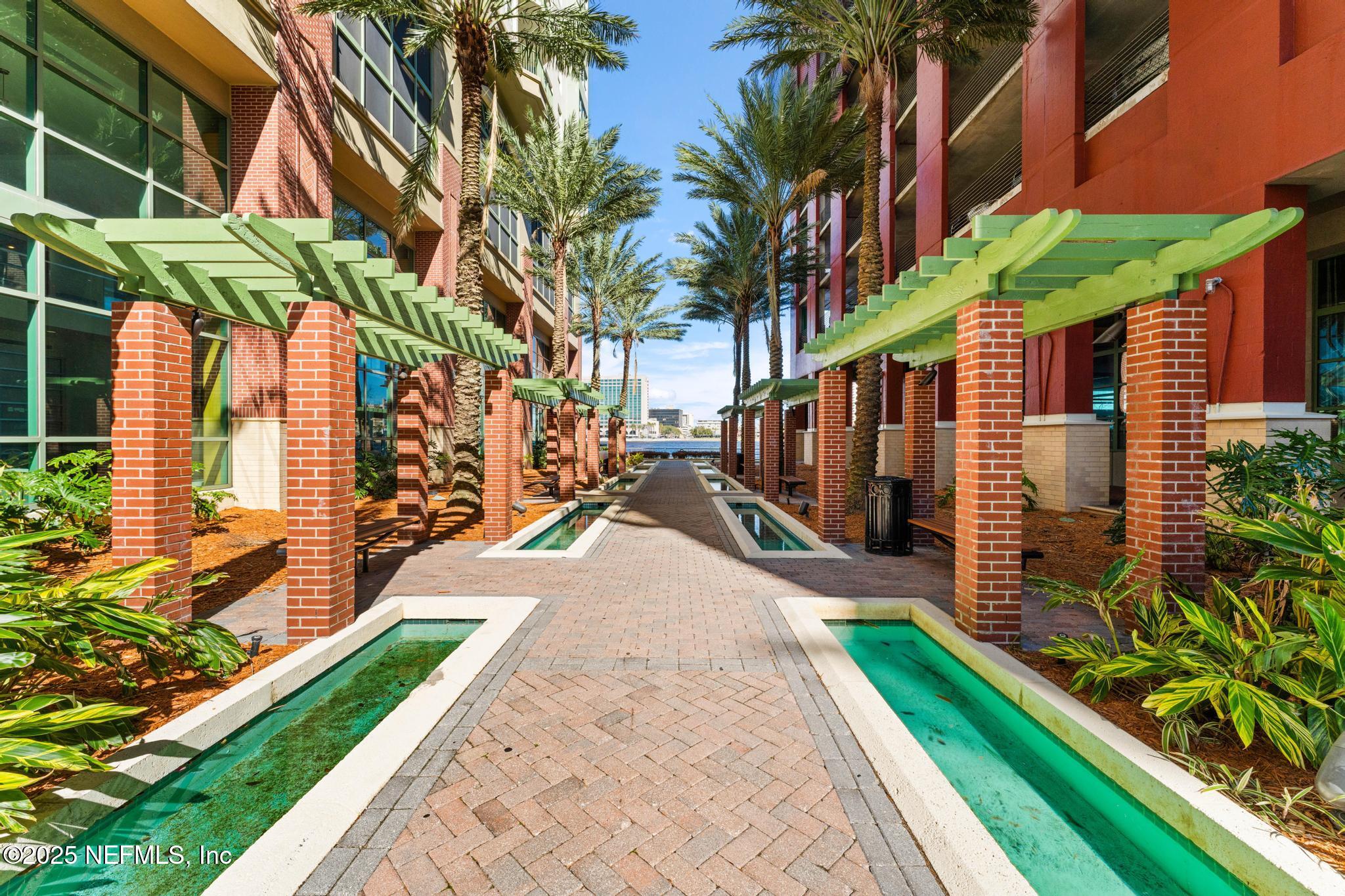 1431 RIVERPLACE Boulevard 2307