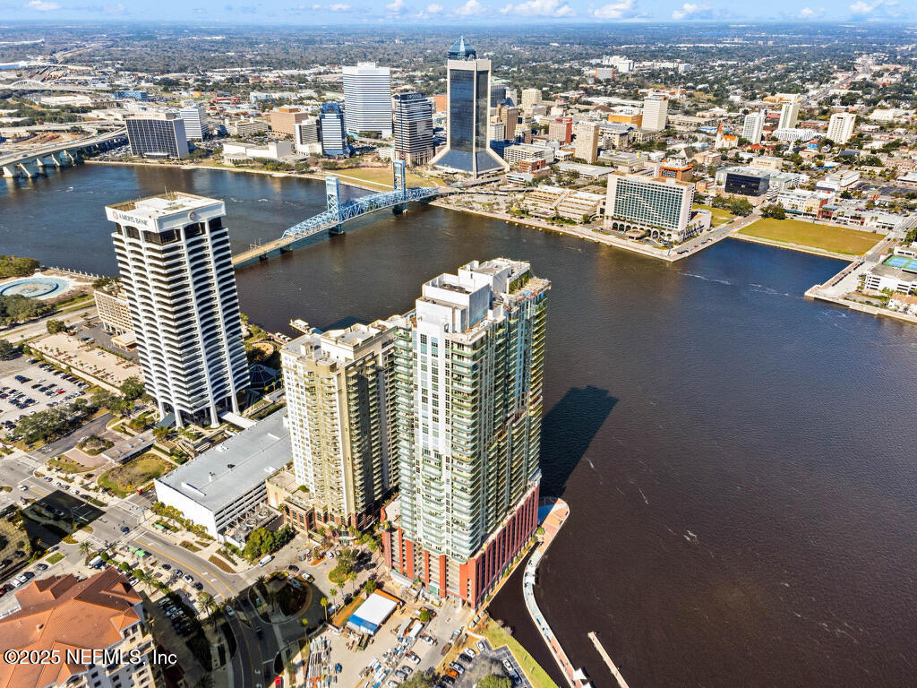1431 RIVERPLACE Boulevard 2307