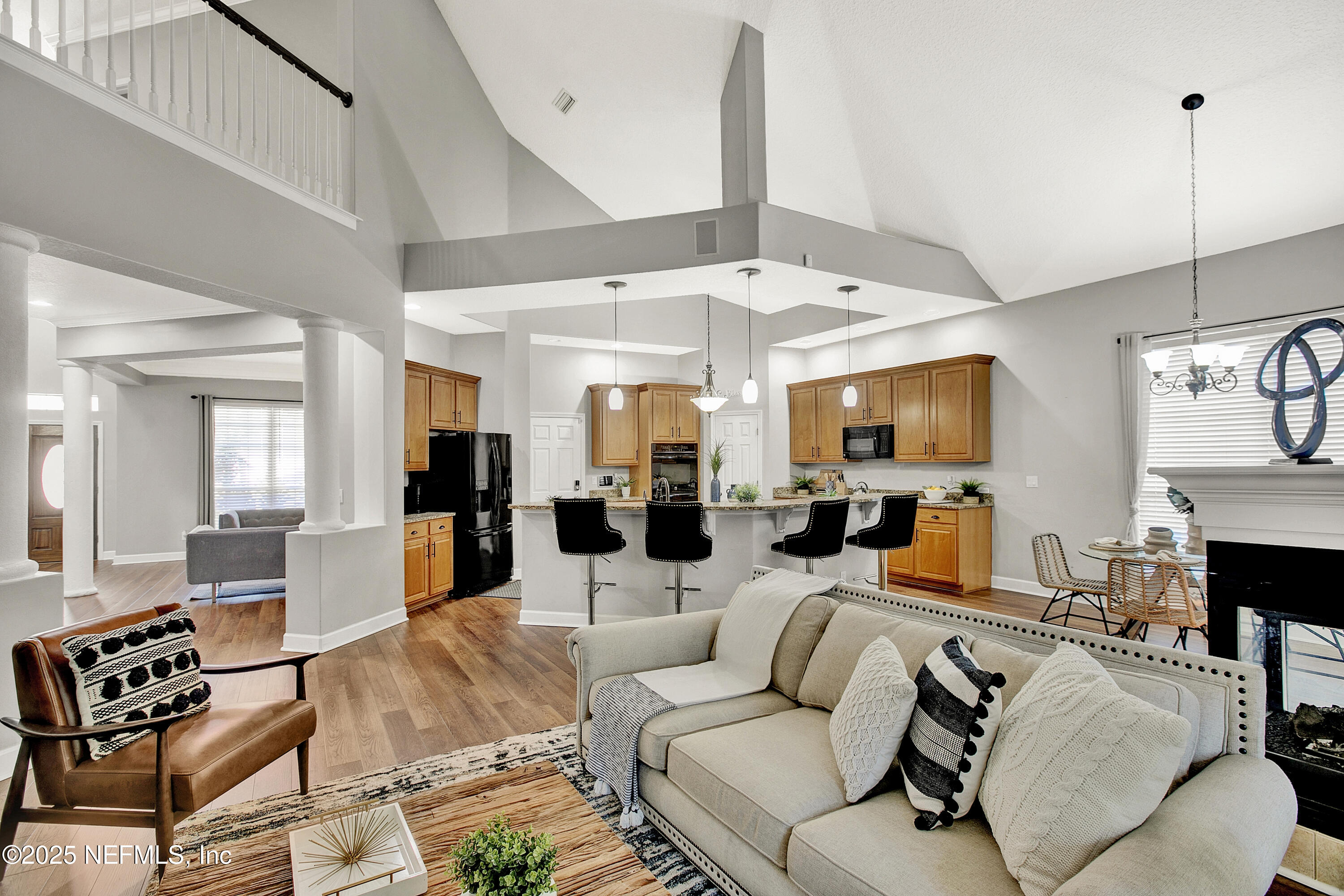 1725 RIVER HILLS Drive