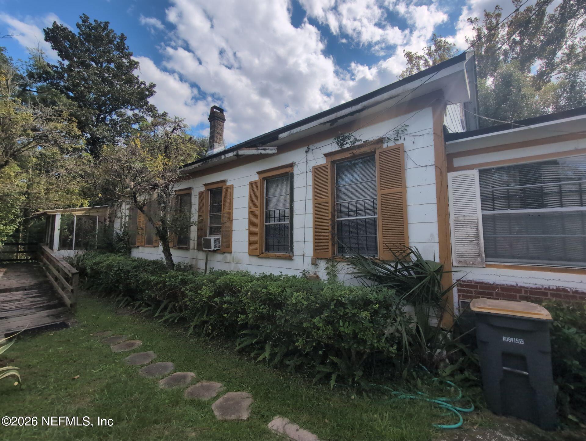 315 WOODLAWN Avenue