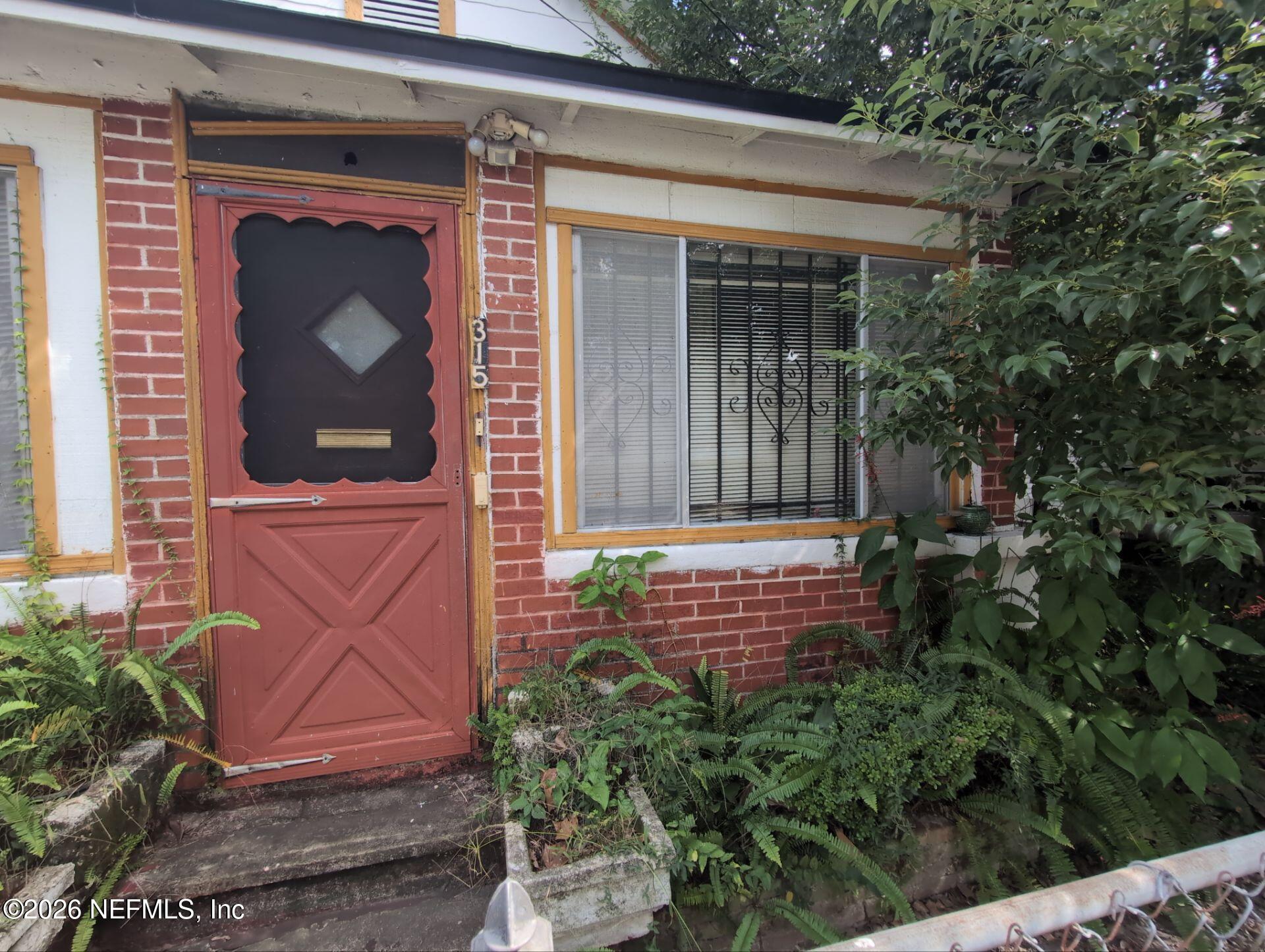 315 WOODLAWN Avenue