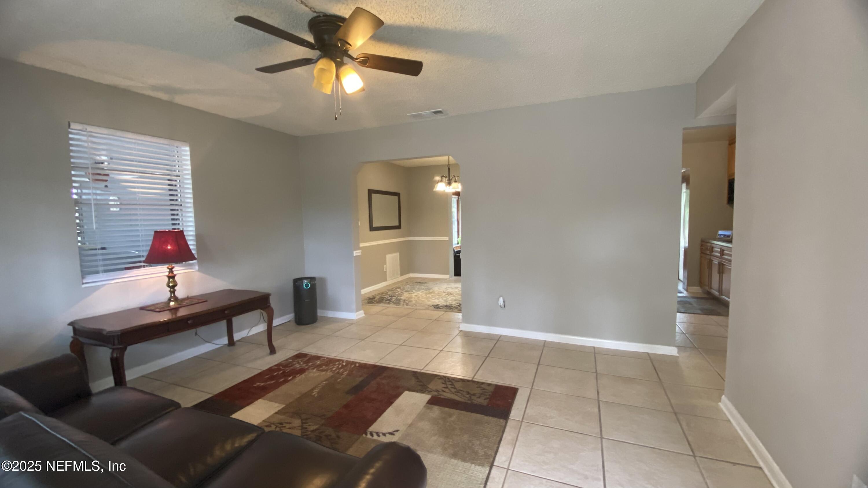 5923 GREEN HILL Lane