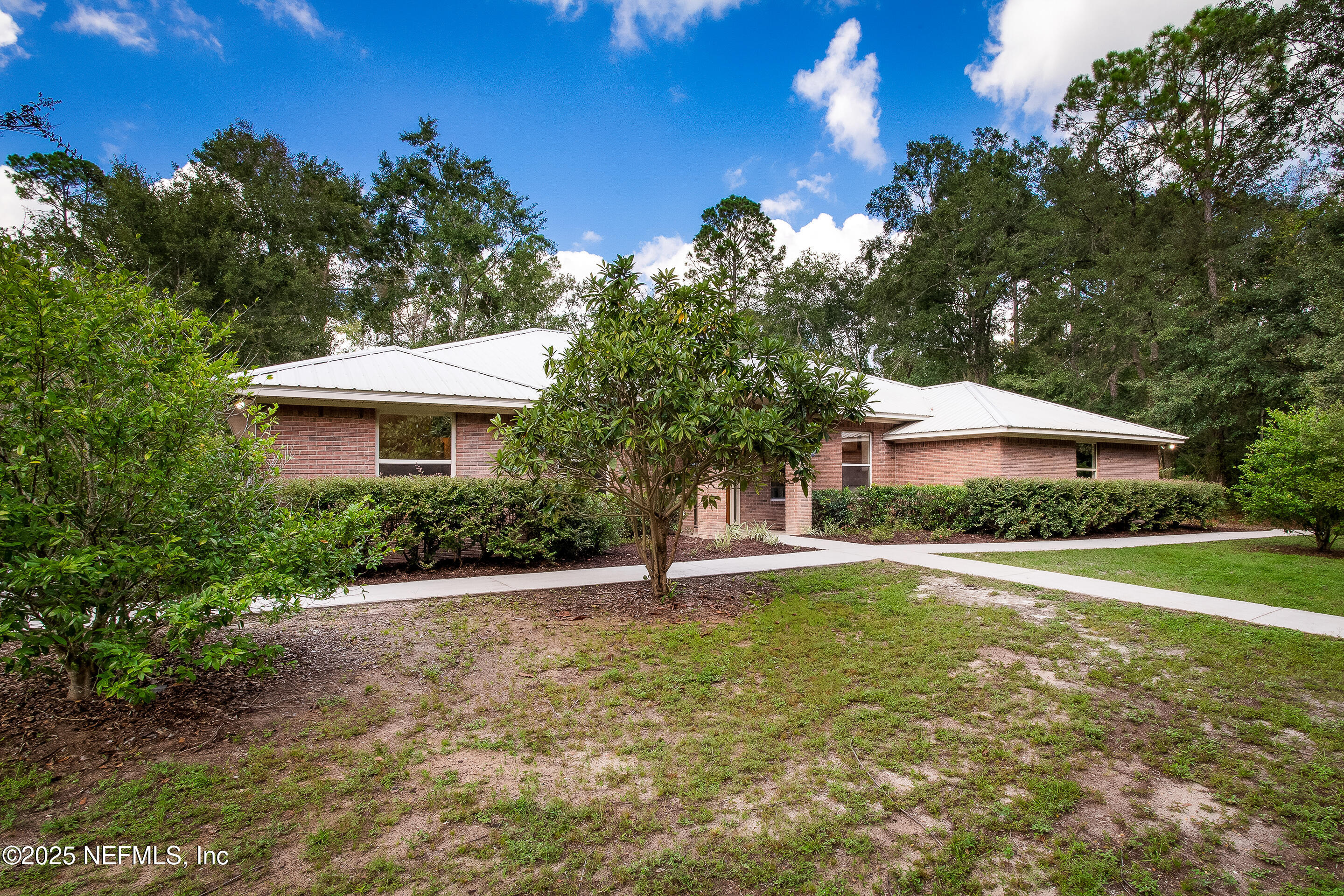 7933 YELLOW PINE Circle