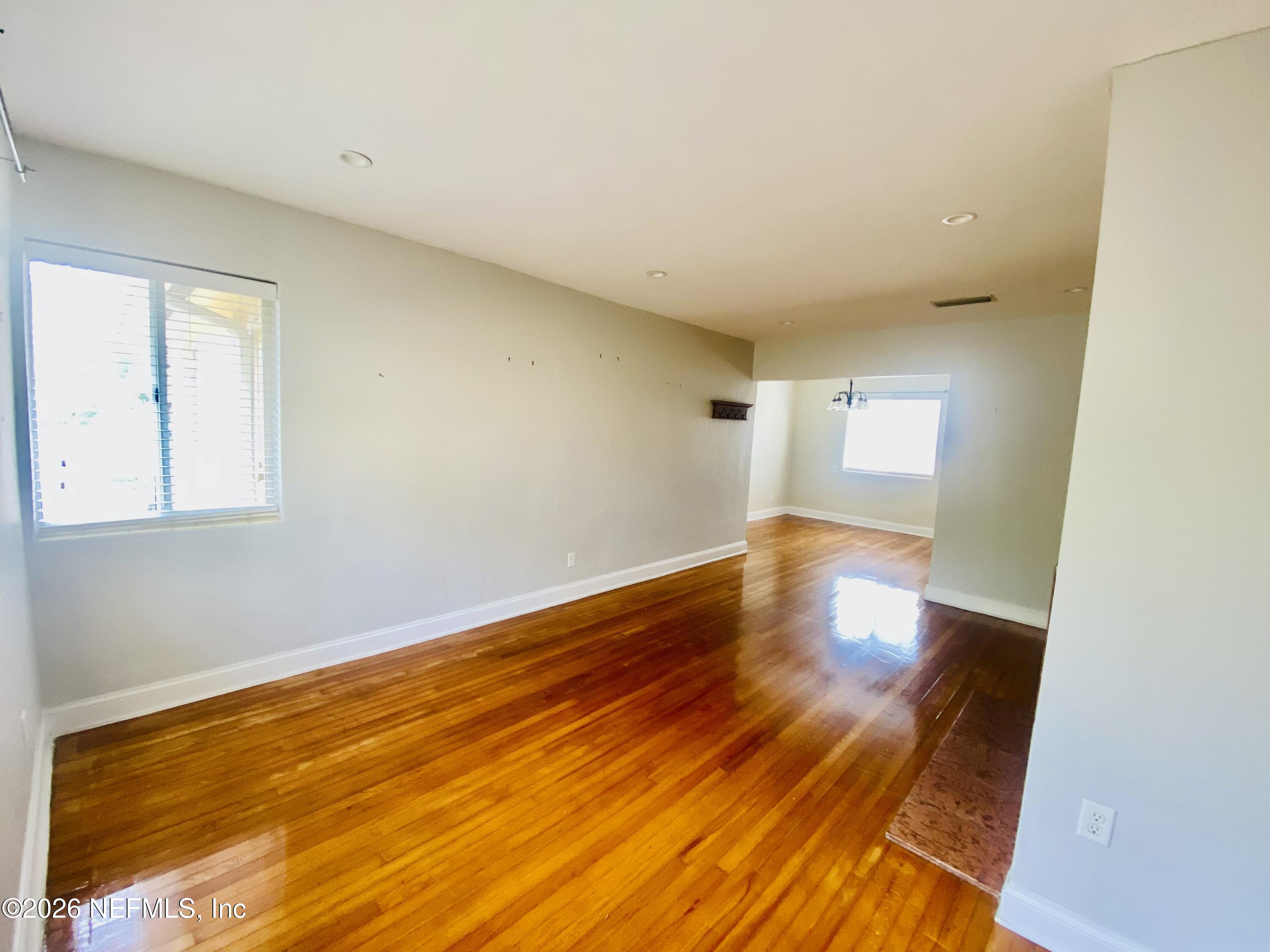 2159 RIVERSIDE Avenue 7