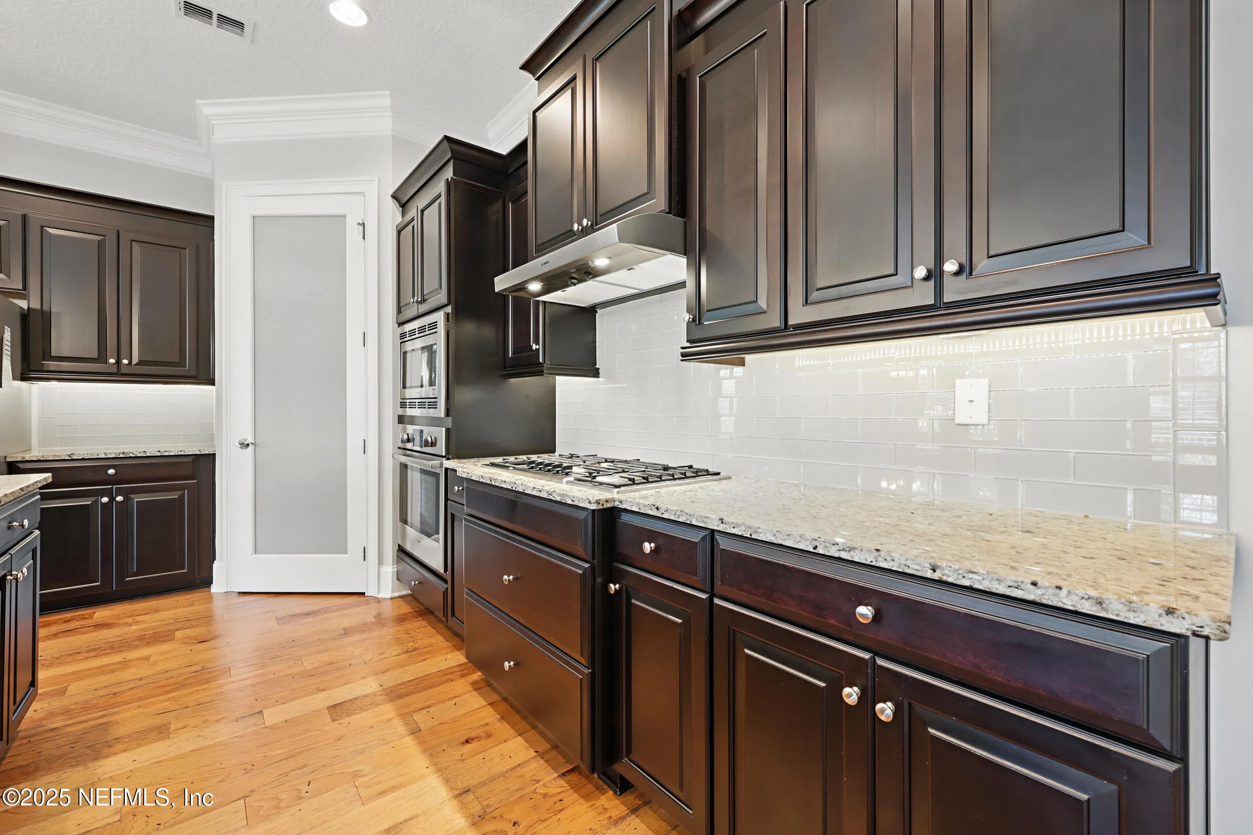 Jacksonville, Florida 32207, United States, 3 Bedrooms Bedrooms, ,3 BathroomsBathrooms,Residential,Pending,90707