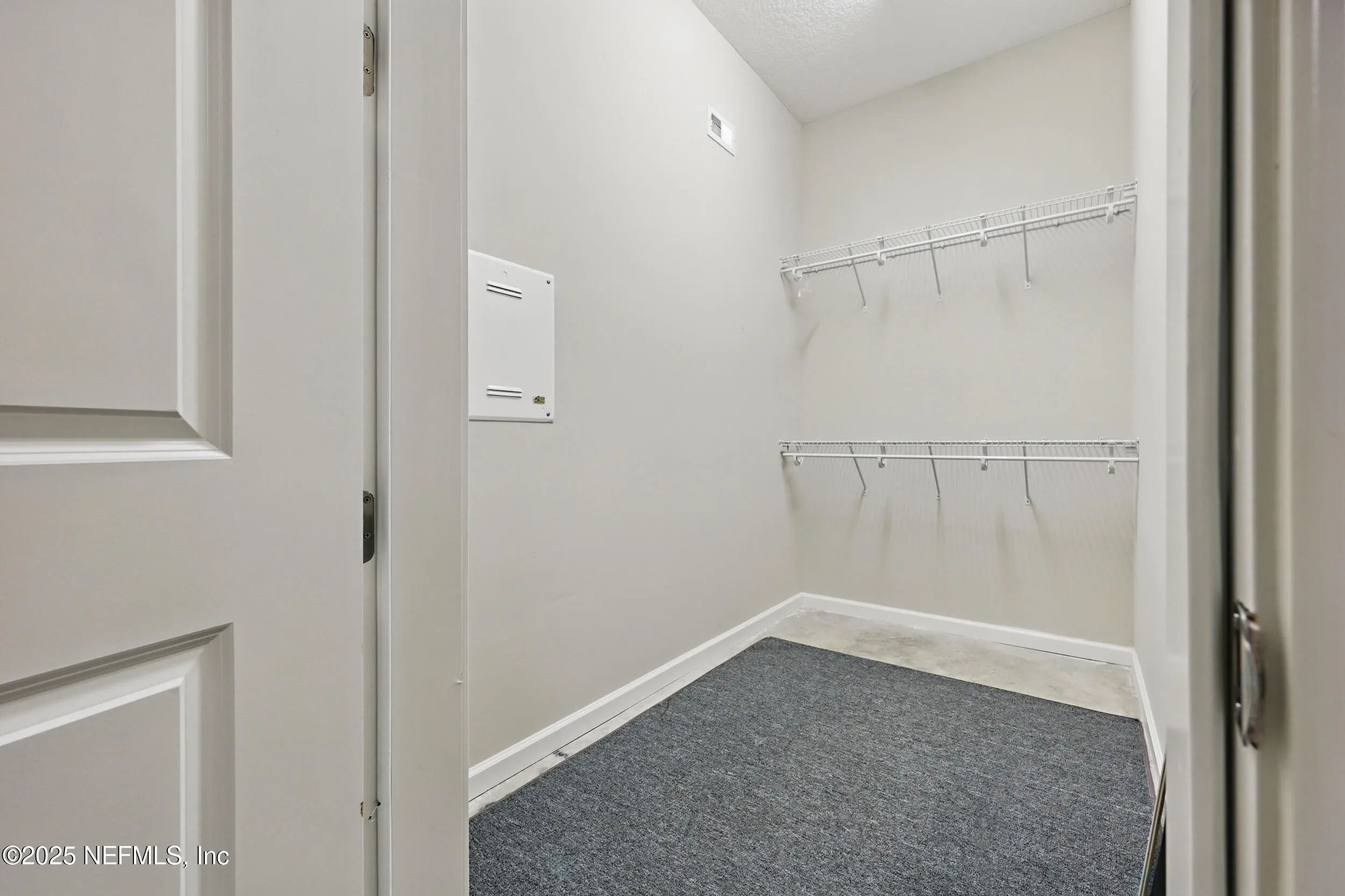 Jacksonville, Florida 32207, United States, 3 Bedrooms Bedrooms, ,3 BathroomsBathrooms,Residential,Pending,90707