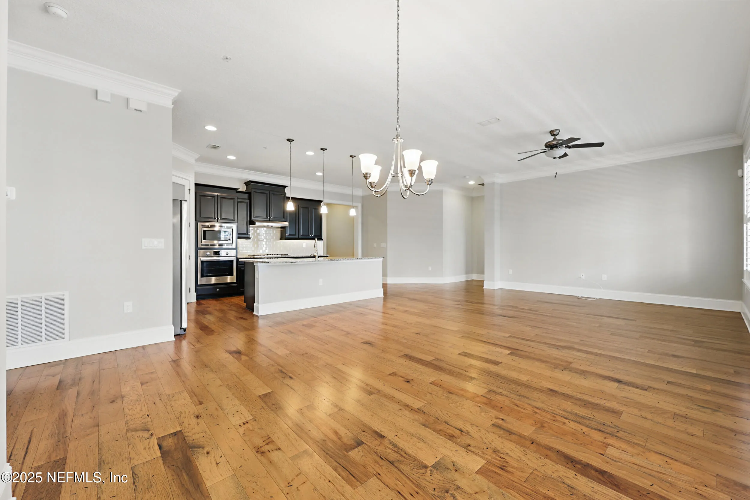 Jacksonville, Florida 32207, United States, 3 Bedrooms Bedrooms, ,3 BathroomsBathrooms,Residential,Pending,90707