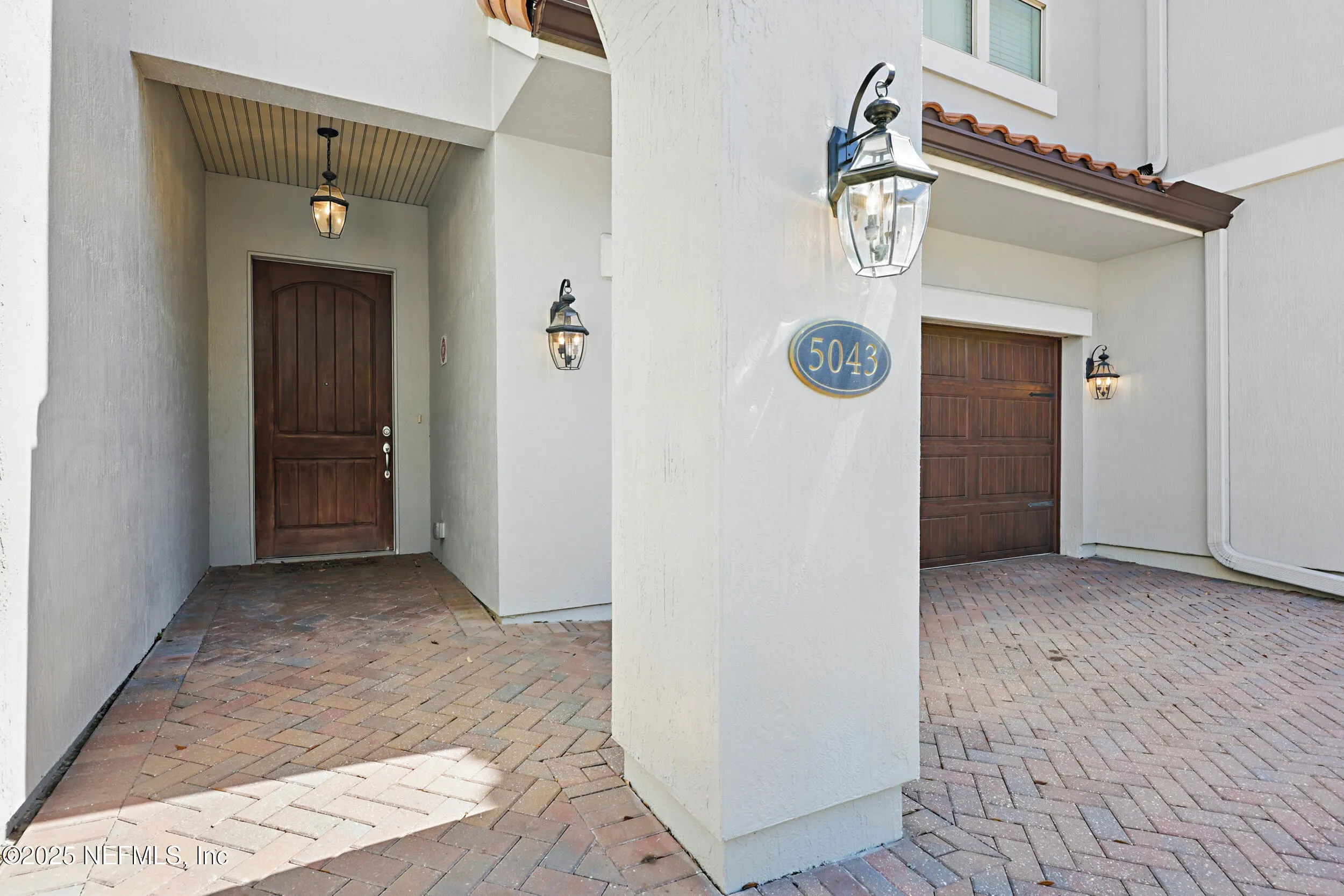 Jacksonville, Florida 32207, United States, 3 Bedrooms Bedrooms, ,3 BathroomsBathrooms,Residential,Pending,90707