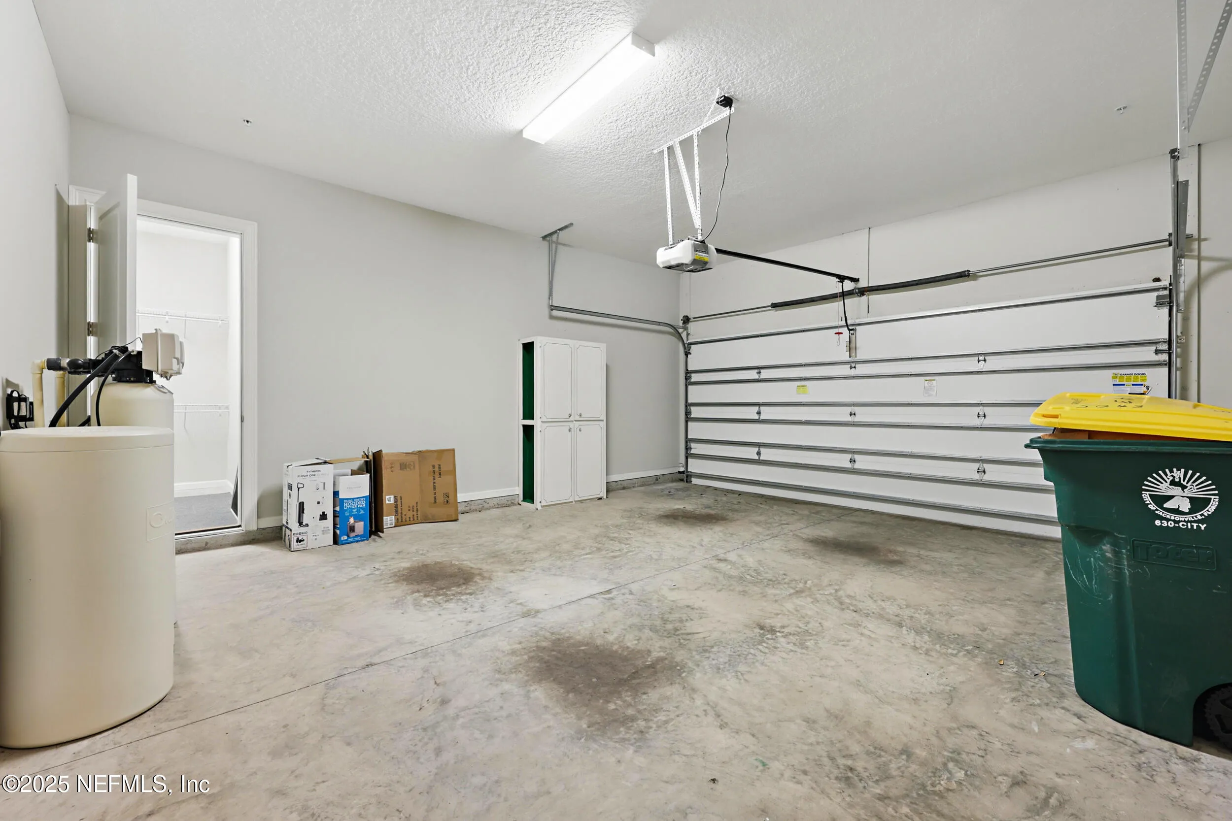 Jacksonville, Florida 32207, United States, 3 Bedrooms Bedrooms, ,3 BathroomsBathrooms,Residential,Pending,90707