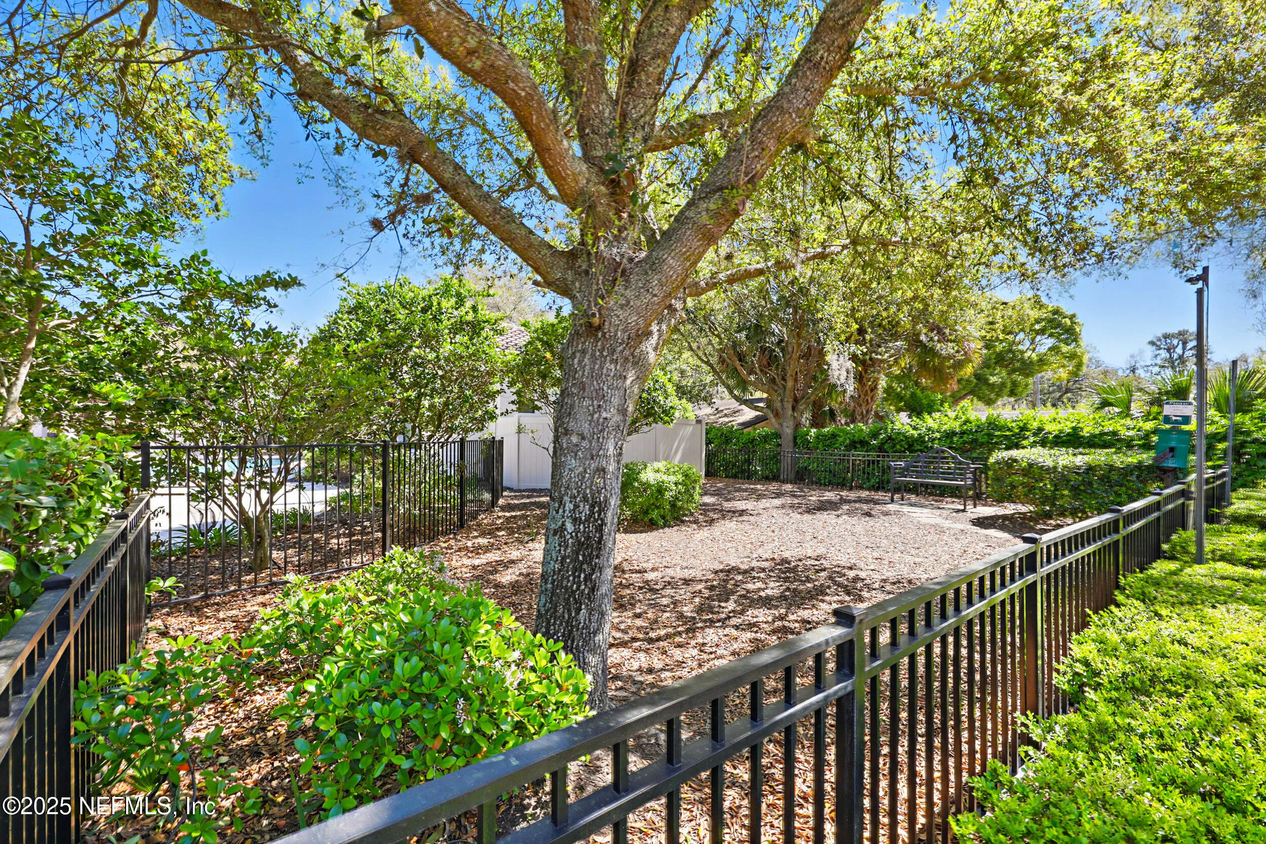 Jacksonville, Florida 32207, United States, 3 Bedrooms Bedrooms, ,3 BathroomsBathrooms,Residential,Pending,90707