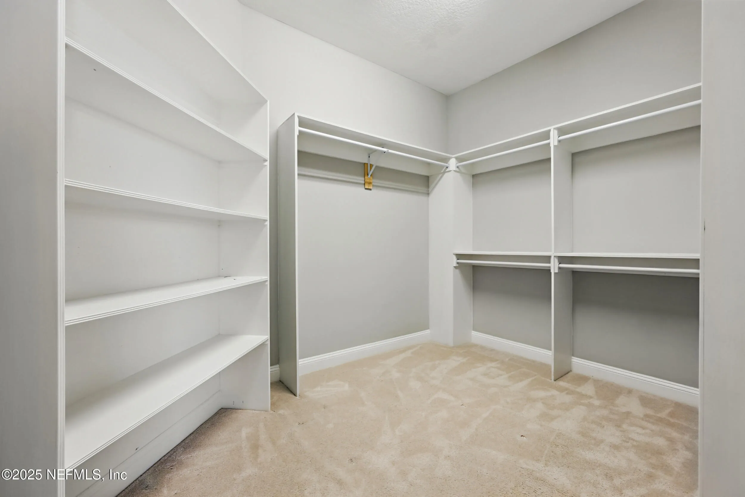 Jacksonville, Florida 32207, United States, 3 Bedrooms Bedrooms, ,3 BathroomsBathrooms,Residential,Pending,90707