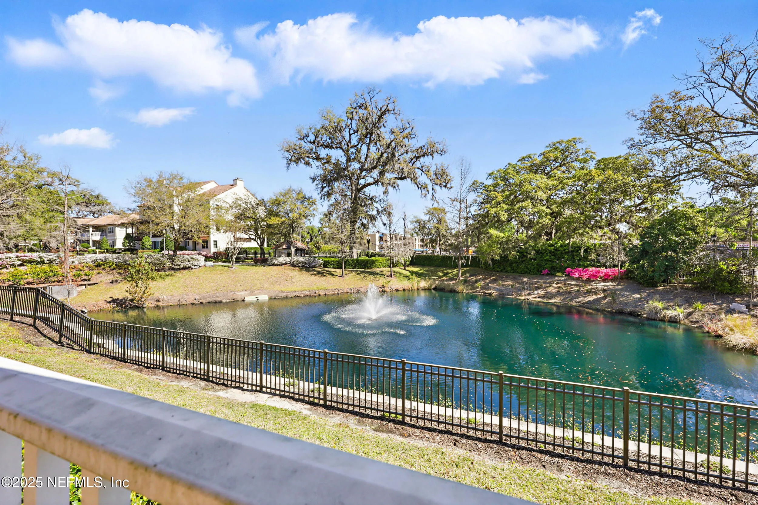 Jacksonville, Florida 32207, United States, 3 Bedrooms Bedrooms, ,3 BathroomsBathrooms,Residential,Pending,90707