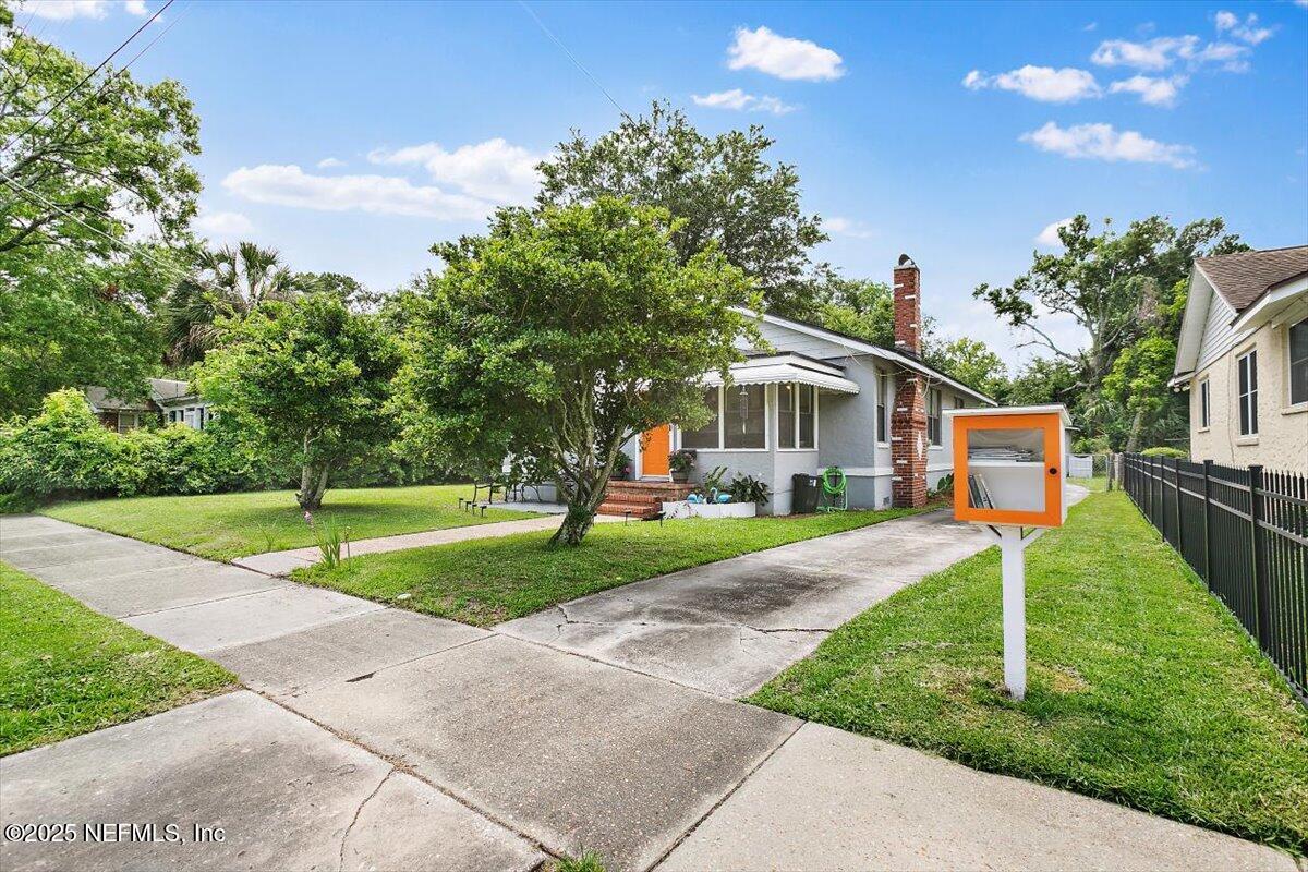 1122 N DURKEE Drive