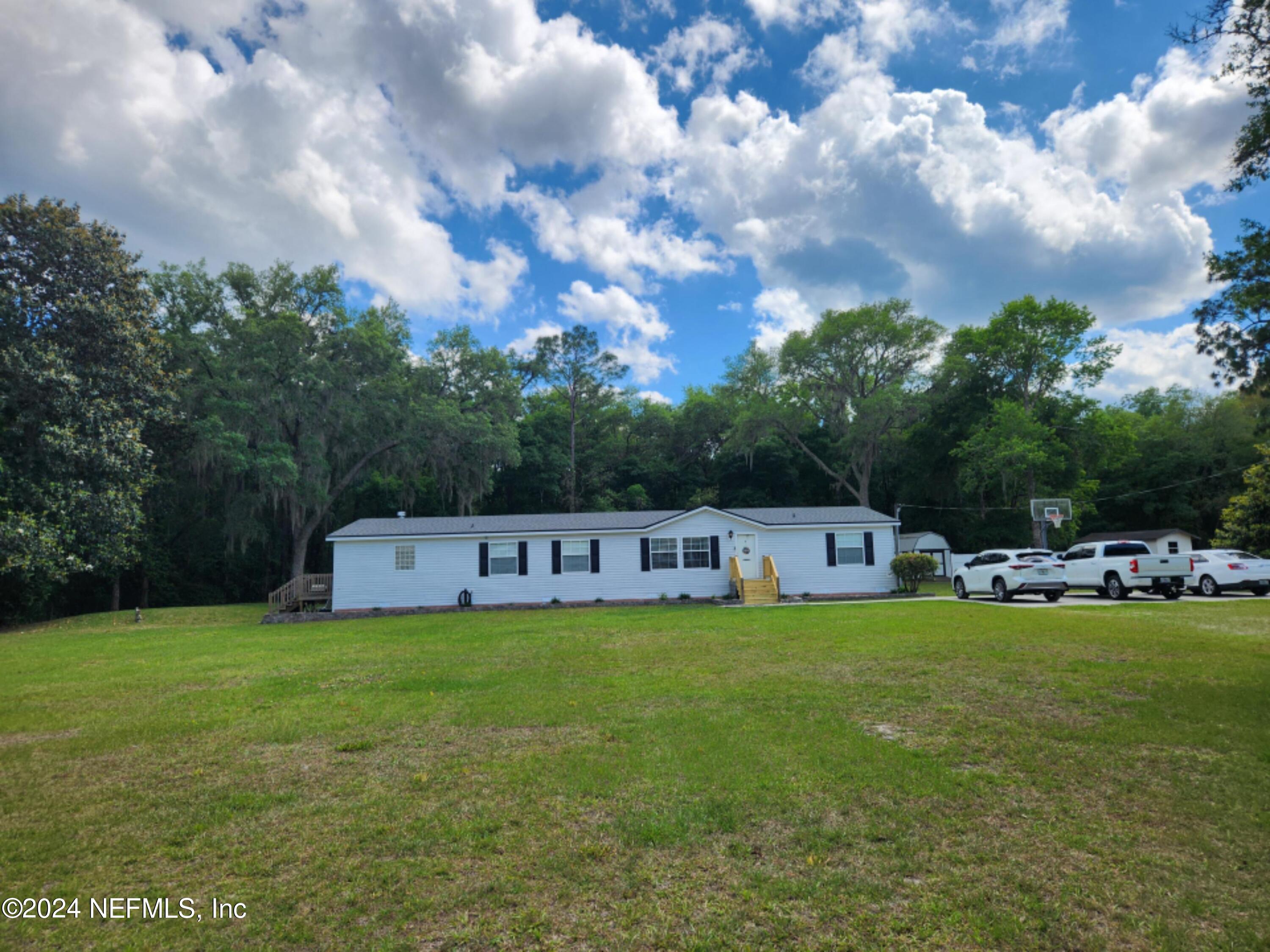 Green Cove Springs, FL home for sale located at 911 Hale Road, Green Cove Springs, FL 32043