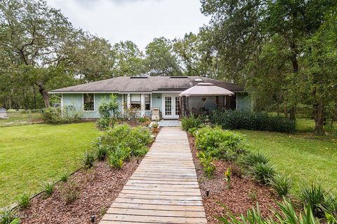 A home in Middleburg