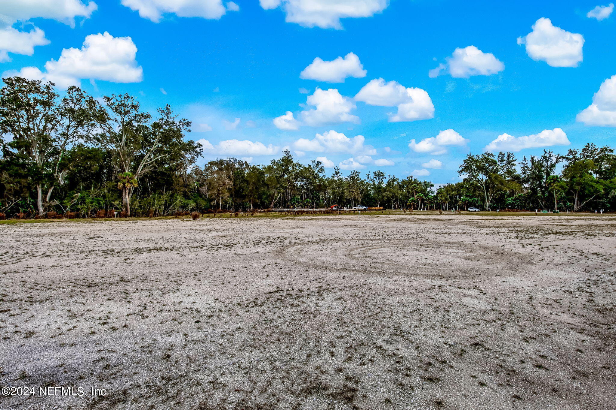 62 WHISTLING PALM Court