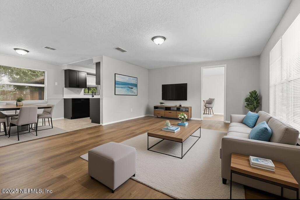 2644 W KENWOOD Drive