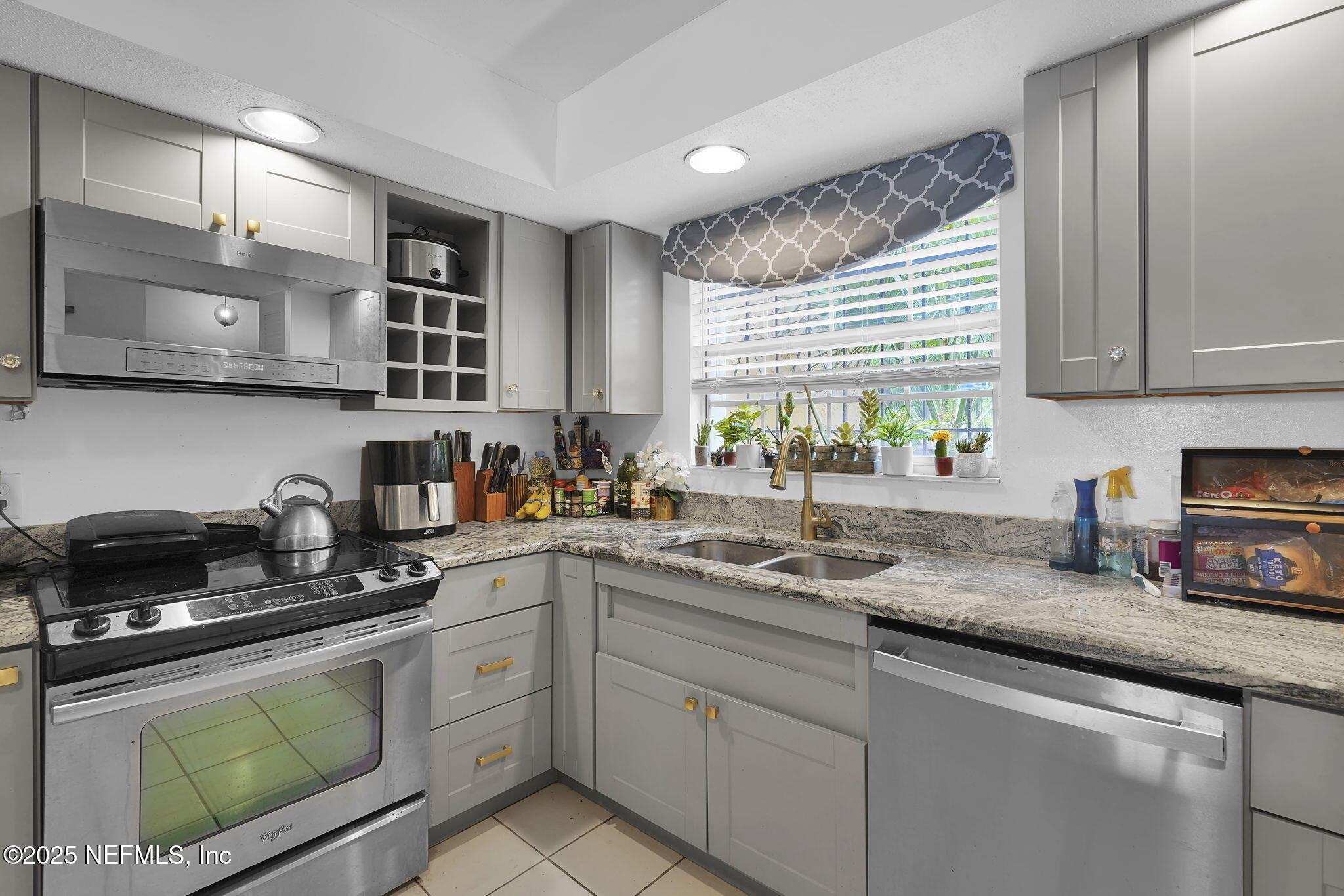 9901 REGENCY SQUARE Boulevard 90
